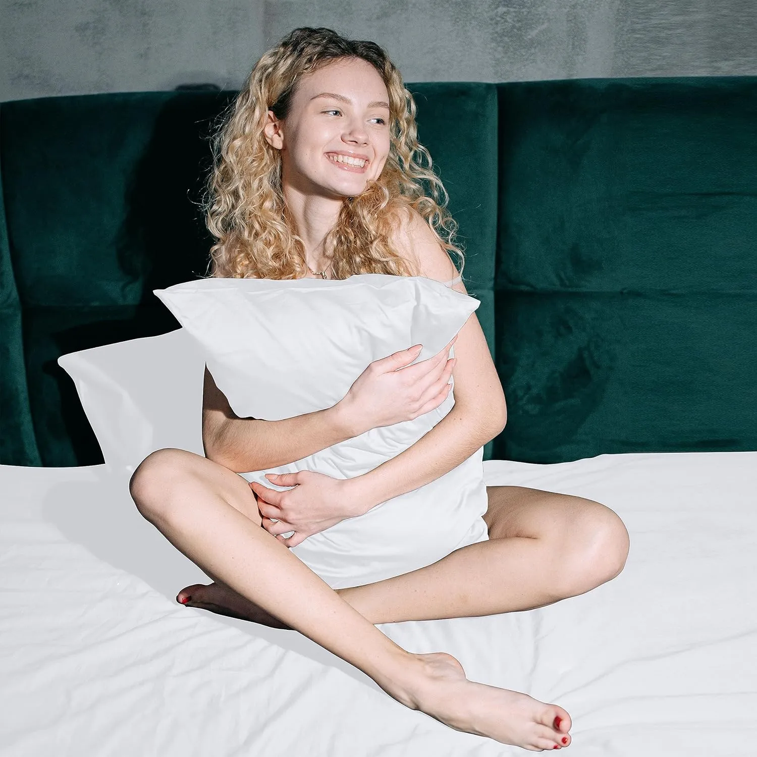 100% Egyptian Cotton Pillow Protectors Set of 2, 600 Thread Count Queen Size Bed Pillowcase with Zipper, Sateen Weave Cooling Pillow Cover Quiet and Breathable Easy Care (2PCS, Queen, White)