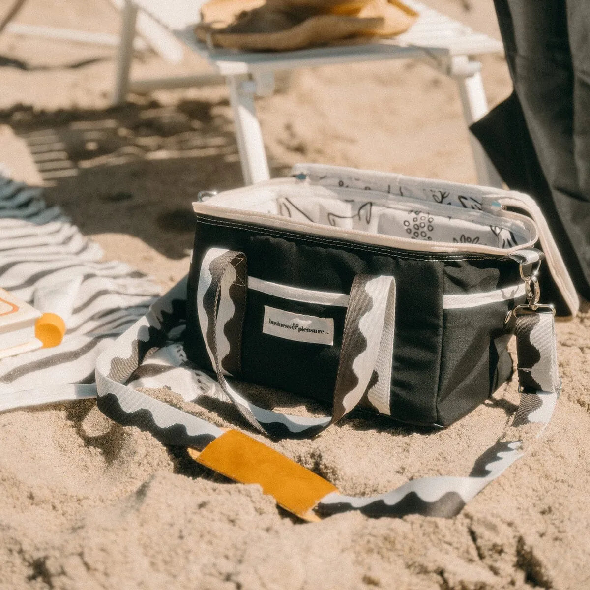Business and Pleasure The Premium Cooler Bag, Rivie Black