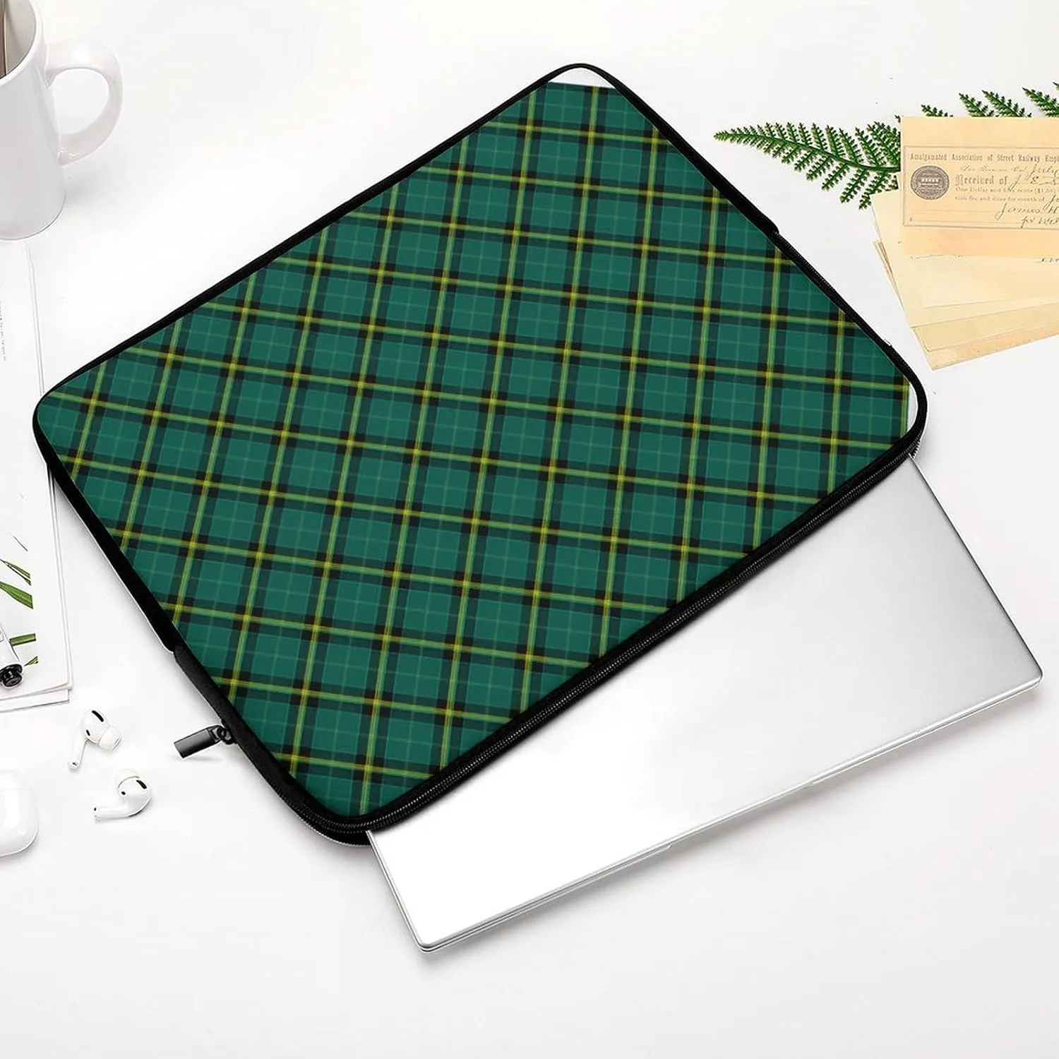 Clan MacArthur Arthur All Print Hands Free Withdrawal Laptop Bag Unisex