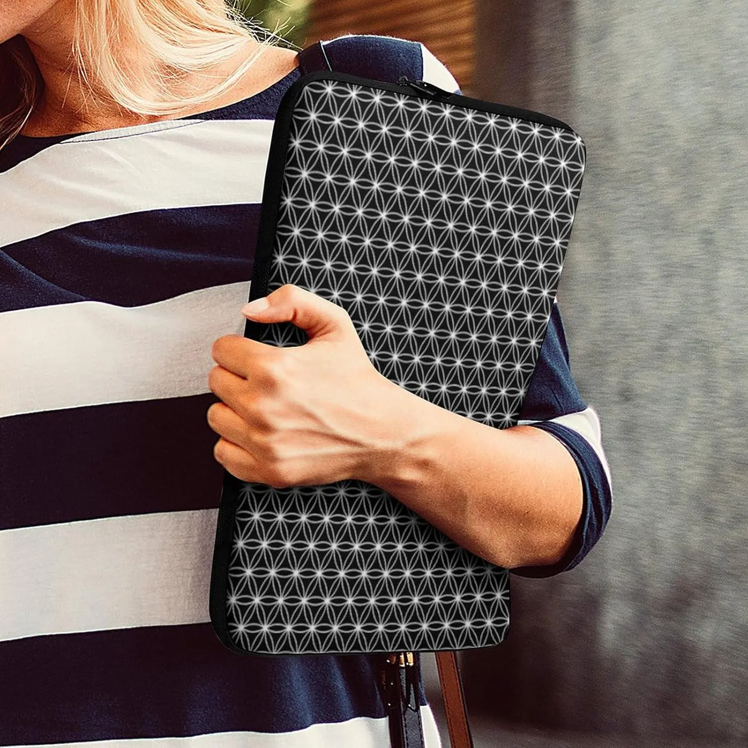 Geometrics Grey Silver All Print Hands Free Withdrawal Laptop Bag Unisex