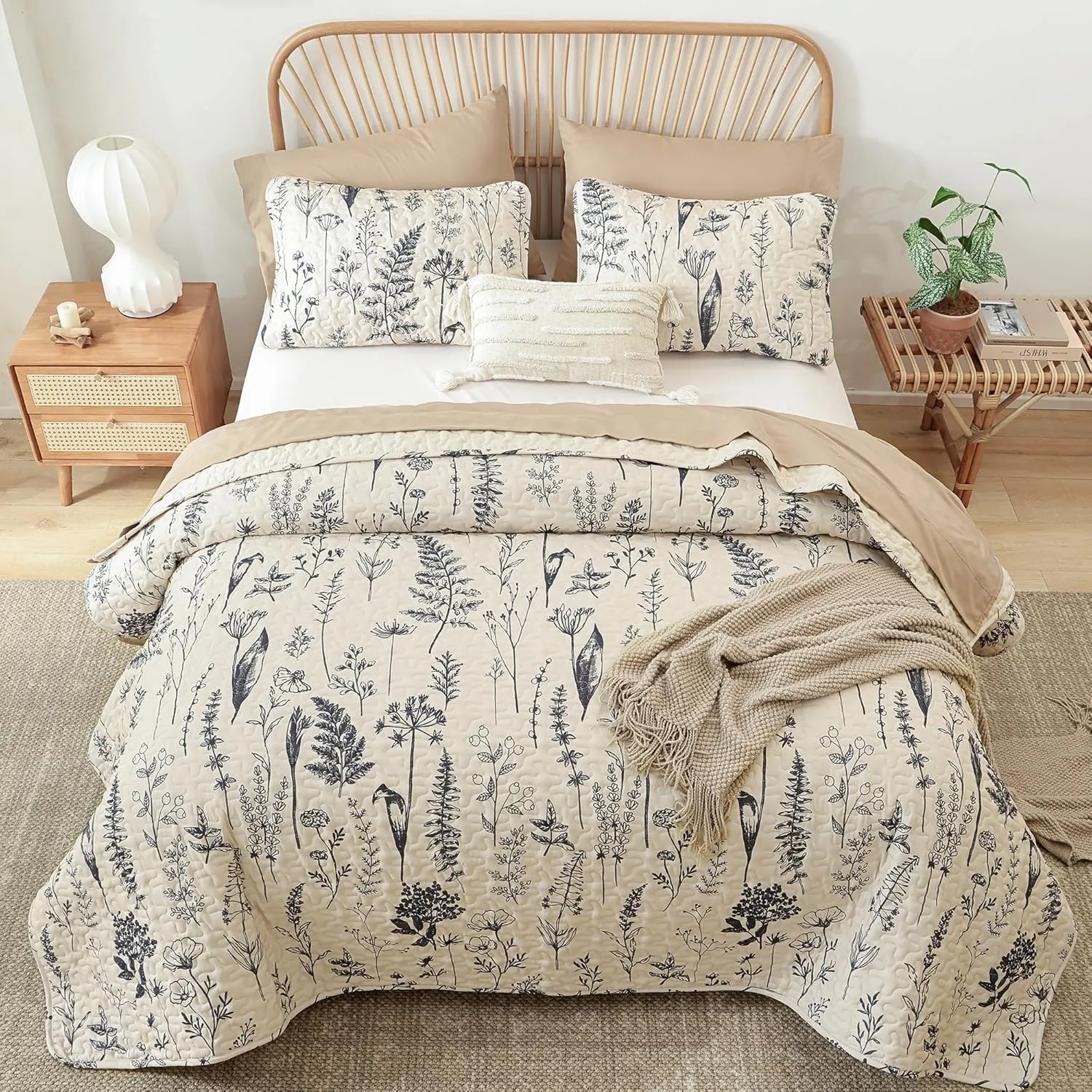 JANZAA Quilts Queen Size Beige Quilt Botanical with Floral Pattern Microfiber Bedspreads Queen Size 3 Pieces Lightweight Comforter Reversible Bedding Set, 1 Quilt 90x90 inches, 2 Pillowcases