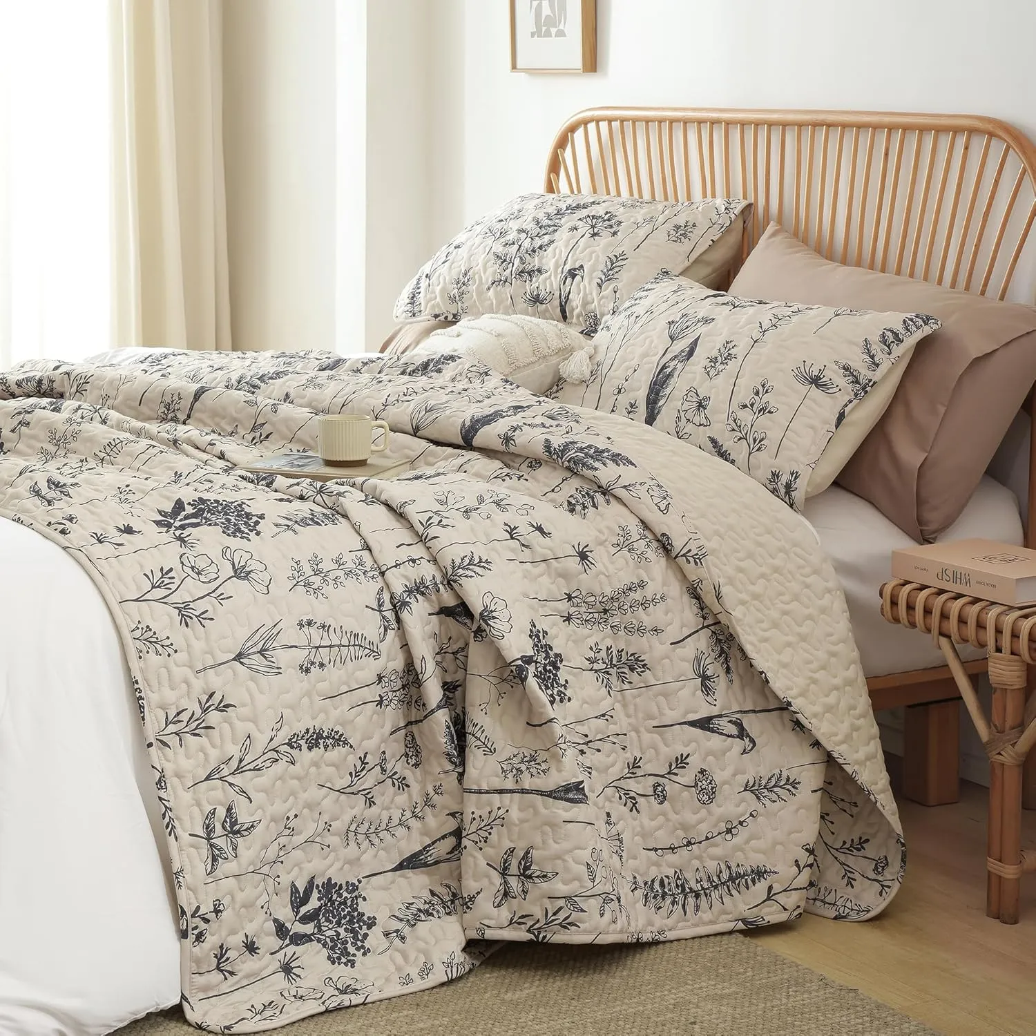 JANZAA Quilts Queen Size Beige Quilt Botanical with Floral Pattern Microfiber Bedspreads Queen Size 3 Pieces Lightweight Comforter Reversible Bedding Set, 1 Quilt 90x90 inches, 2 Pillowcases