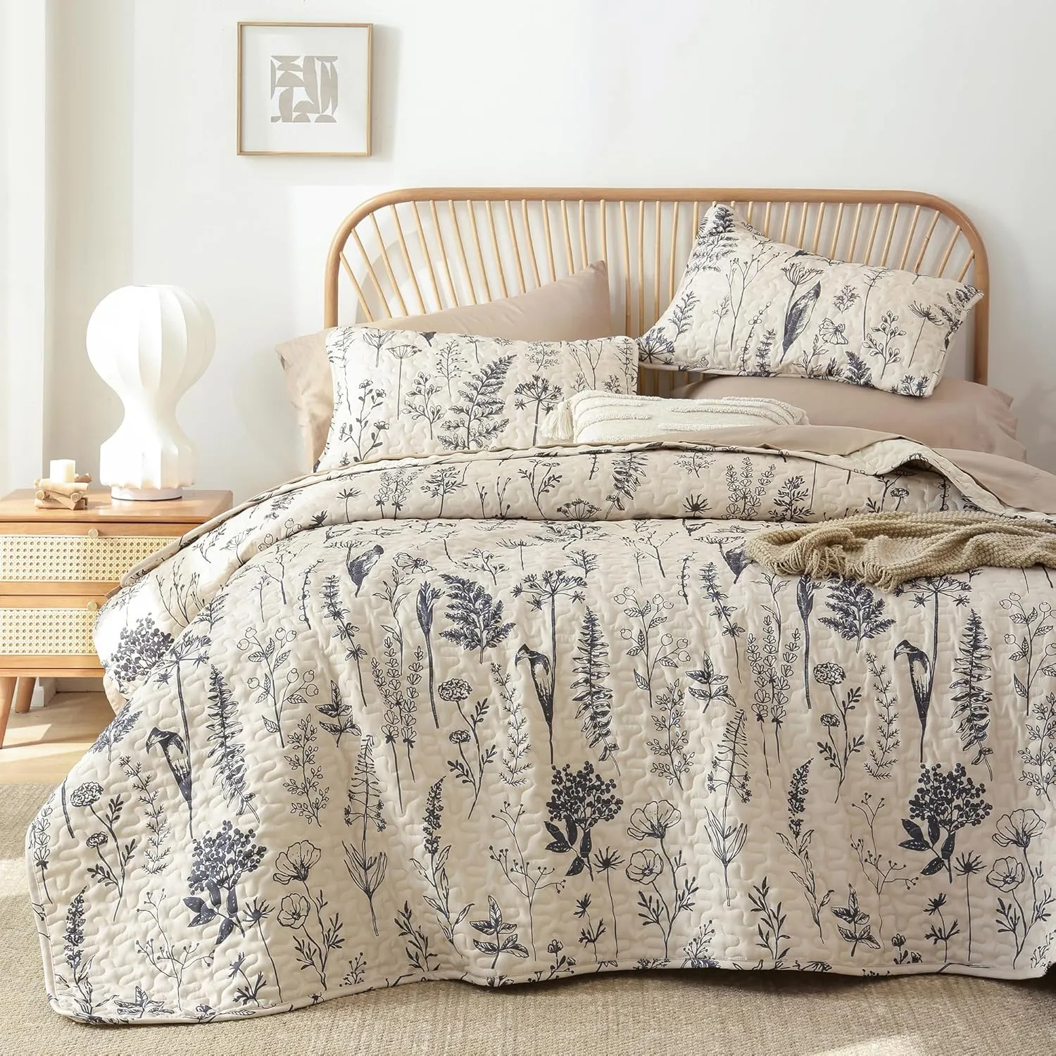 JANZAA Quilts Queen Size Beige Quilt Botanical with Floral Pattern Microfiber Bedspreads Queen Size 3 Pieces Lightweight Comforter Reversible Bedding Set, 1 Quilt 90x90 inches, 2 Pillowcases