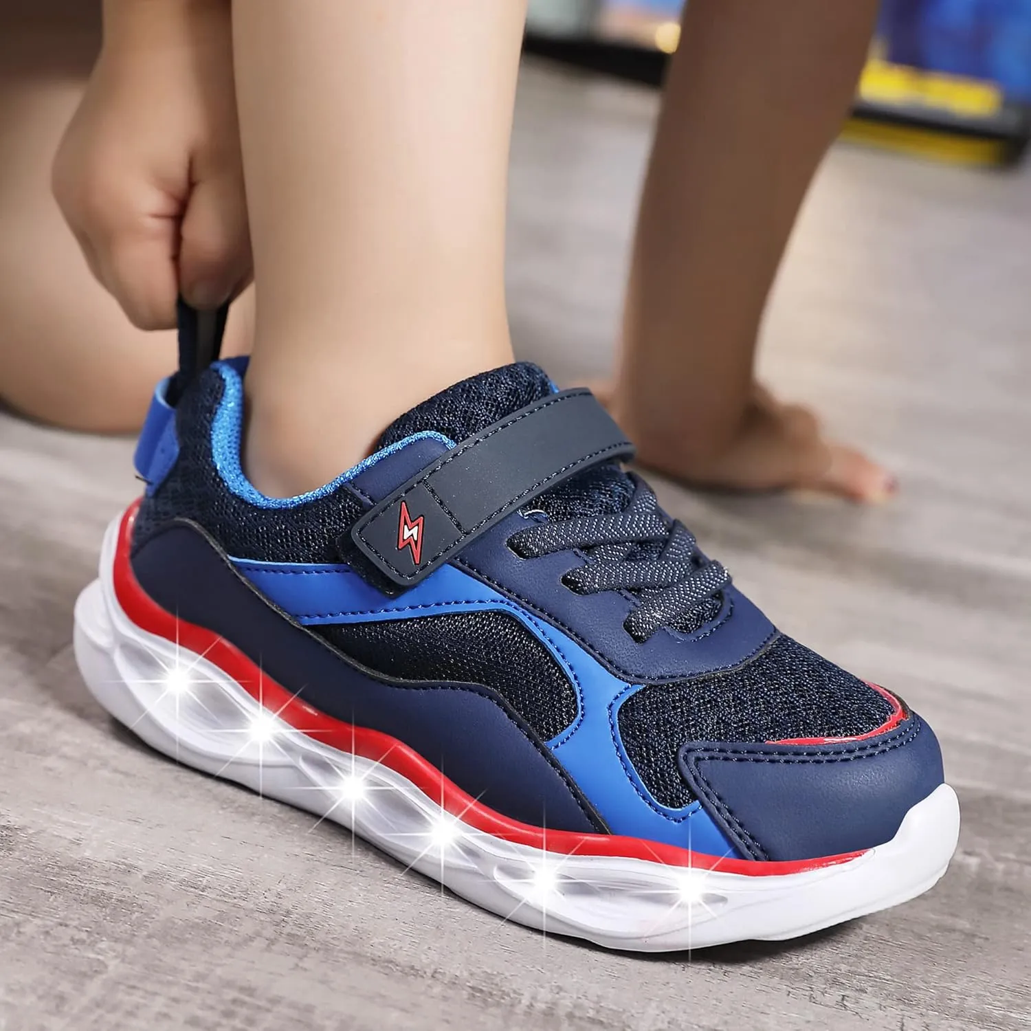 Light Up Shoes Toddler Girls Boys Lightweight LED Flashing Glitter Mesh Breathable Adorable Sneakers for Toddler/Little Kid