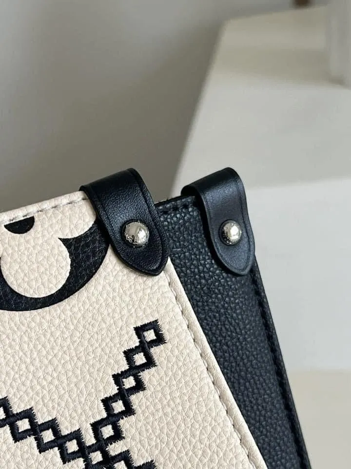 Louis Vuitton OnTheGo MM Bag