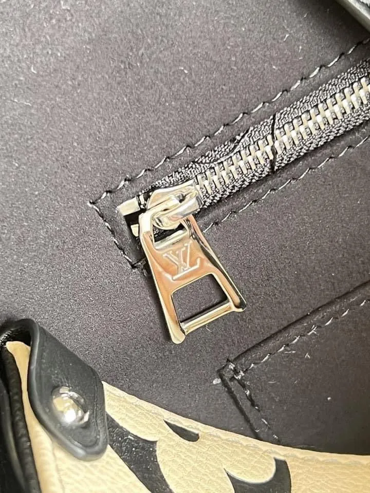 Louis Vuitton OnTheGo MM Bag