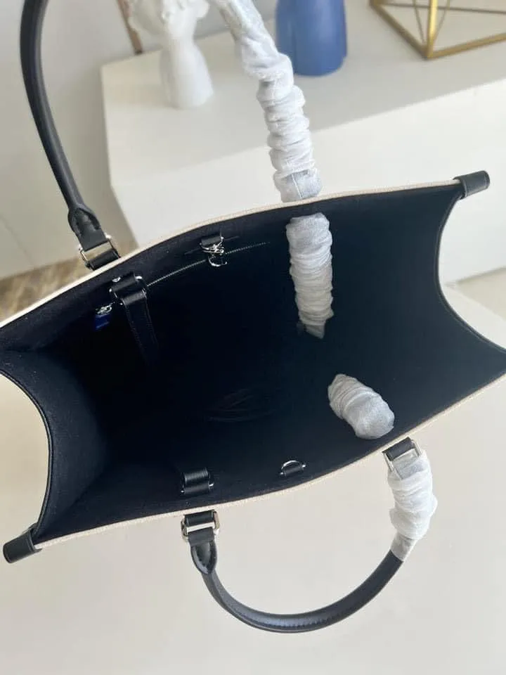 Louis Vuitton OnTheGo MM Bag