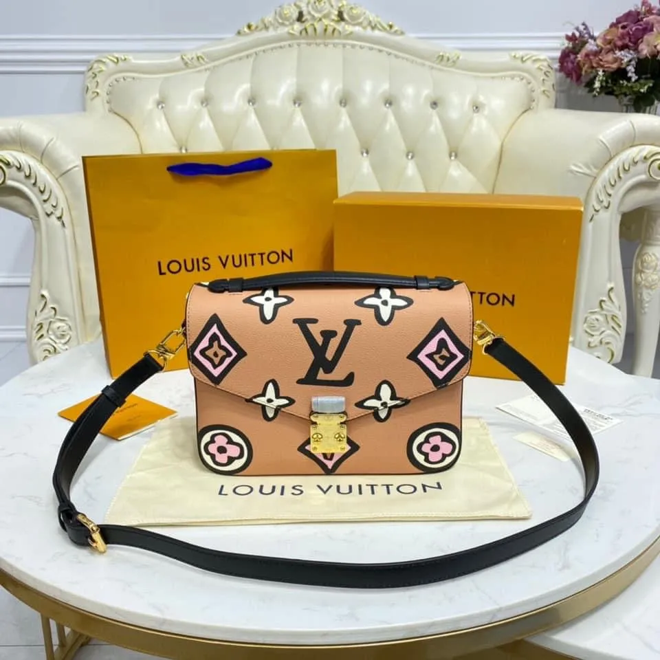 Louis Vuitton Pochette Metis Bag