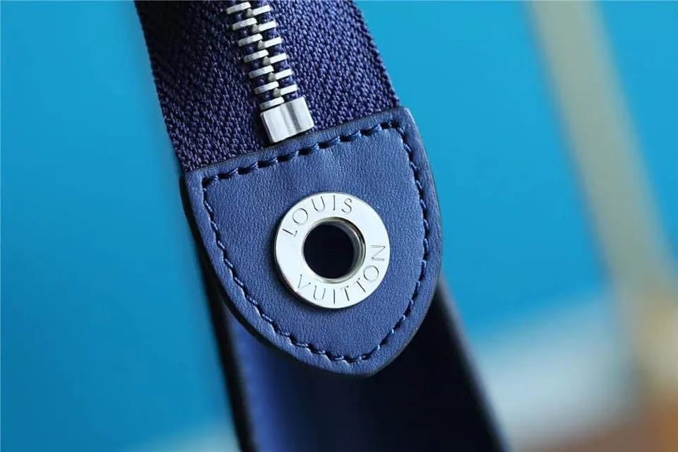 Louis Vuitton Pochette Voyage MM