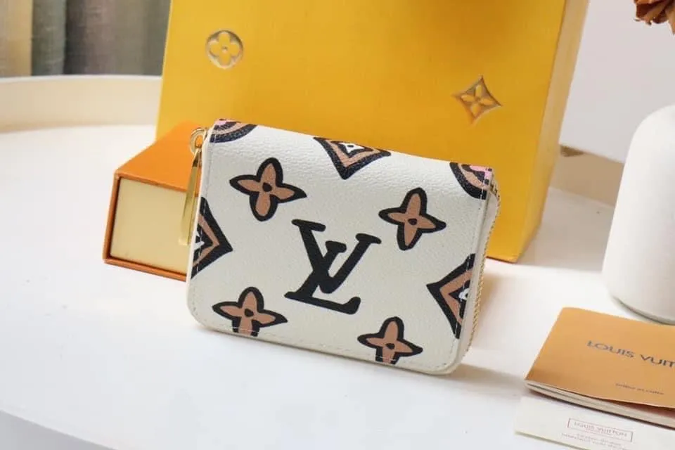 Louis Vuitton zippy coin purse