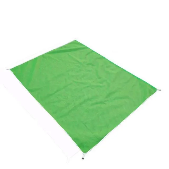 Magic Sand Free Beach Mat