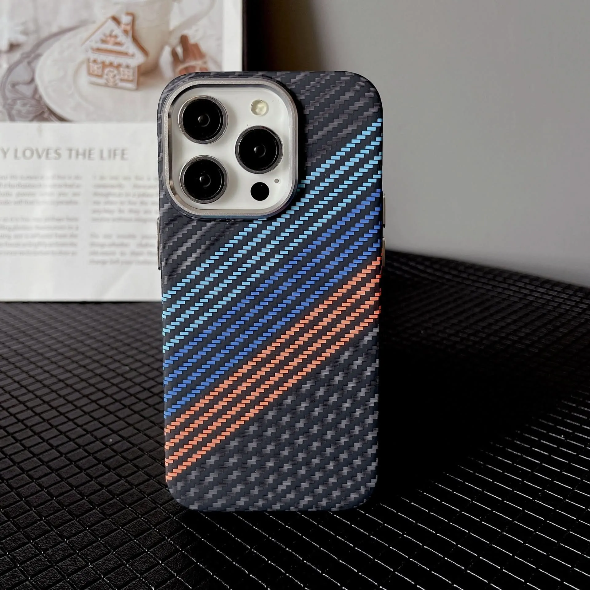 Magnetic Kevlar iPhone Case – Shockproof Carbon Fiber