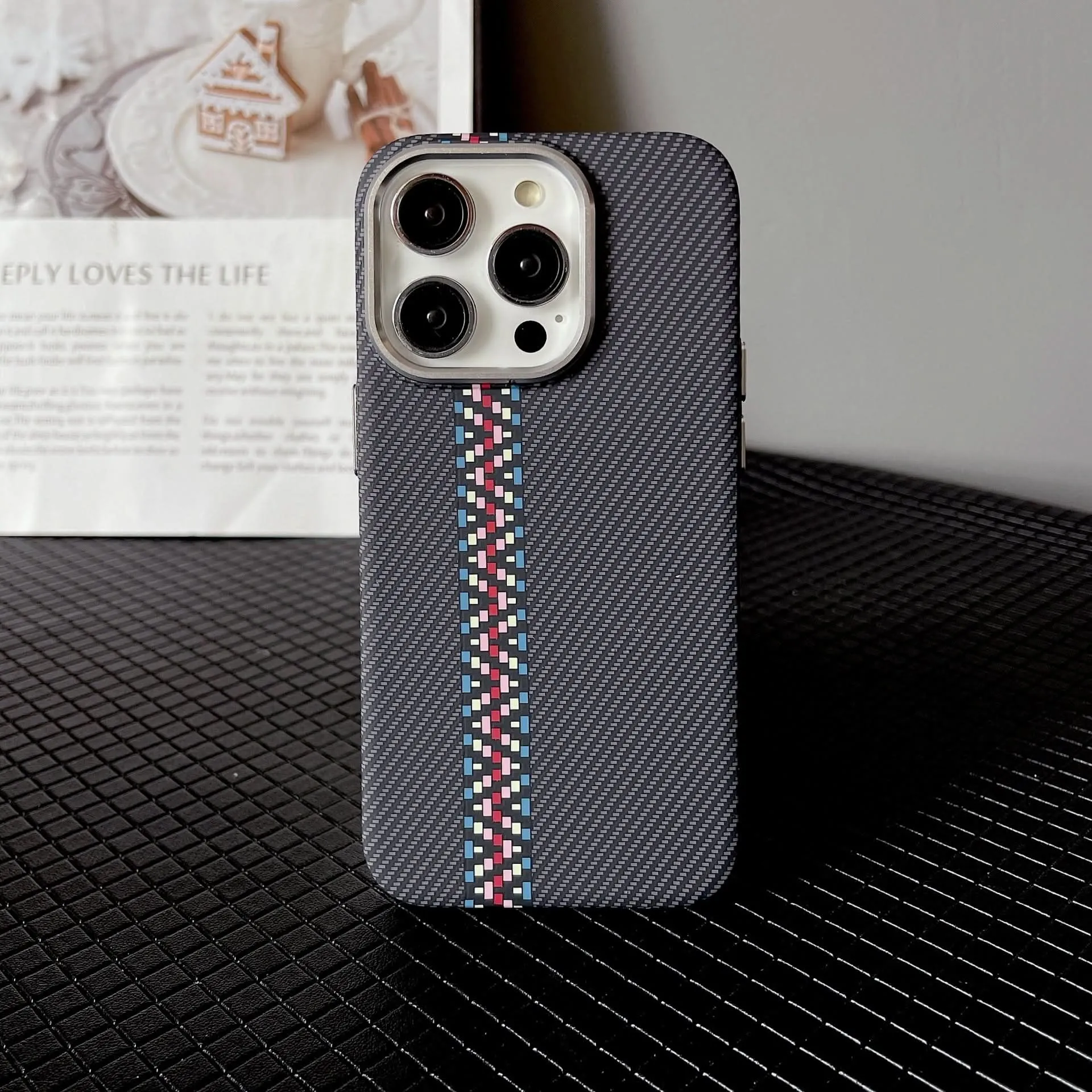 Magnetic Kevlar iPhone Case – Shockproof Carbon Fiber