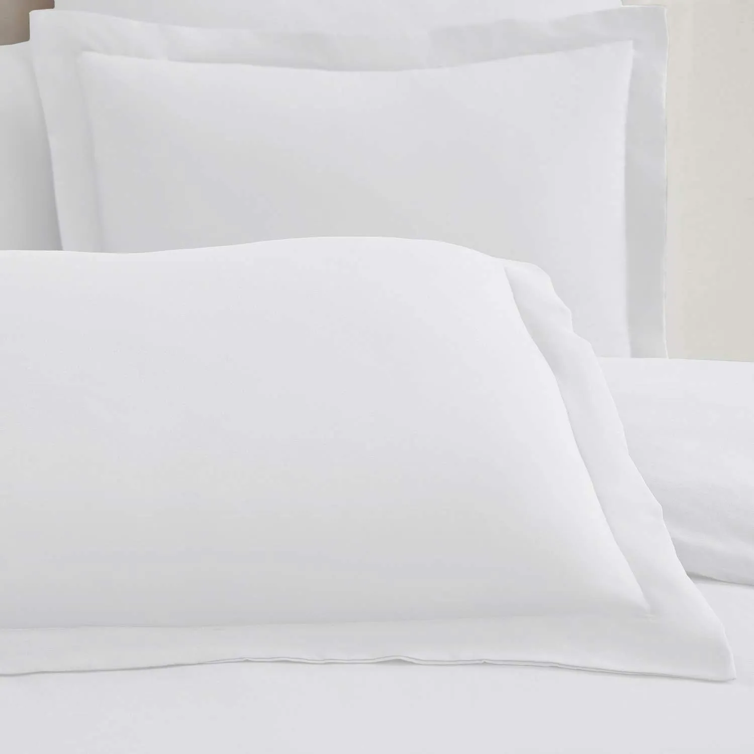 Mellanni Duvet Cover Set - 5 PC Iconic Collection Bedding Set - Hotel Luxury, Extra Soft & Cooling - Microfiber - Button Closure and Corner Ties (King, White)