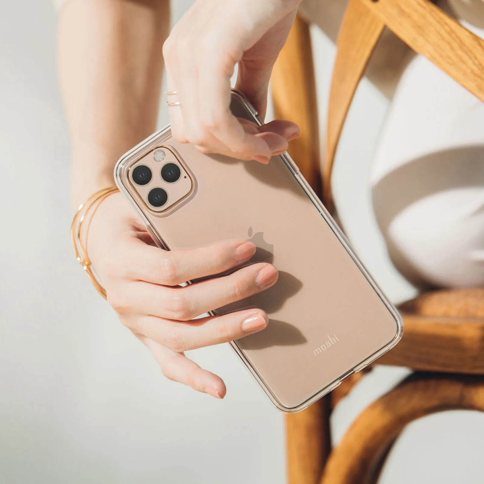 Moshi Vitros Ultra Thin Clear Protective Case For iPhone 11 Pro Max (Damaged Box, bonus screen protector)