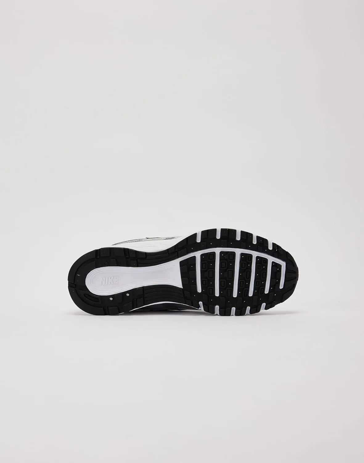 Nike P-6000 Grade-School (HV5064-002, Silver)