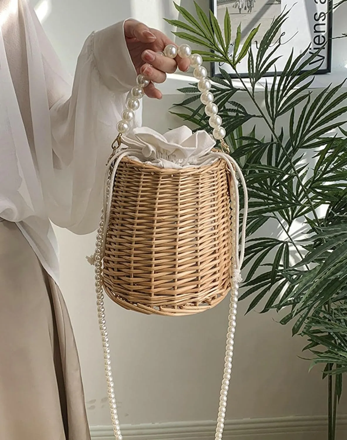 Pearl Crossbody Bucket Handbag Handwoven Mini Straw Basket Vintage Beach Bag Satchel Style Travel Vacation Daily Use