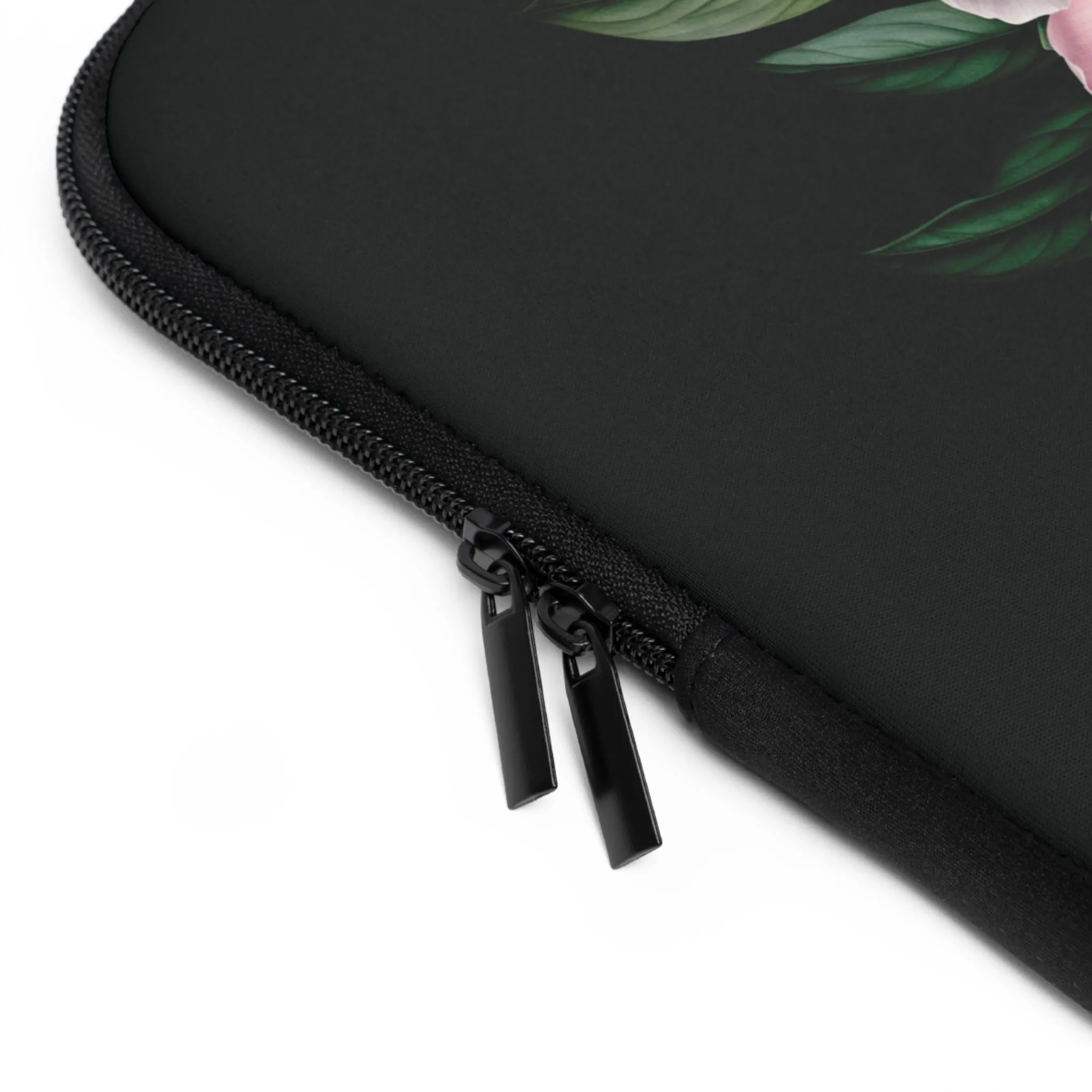 PEONY BLOOM DOLCE AMOUR ELEGANCE: LAPTOP COVER IN NOIR PINK