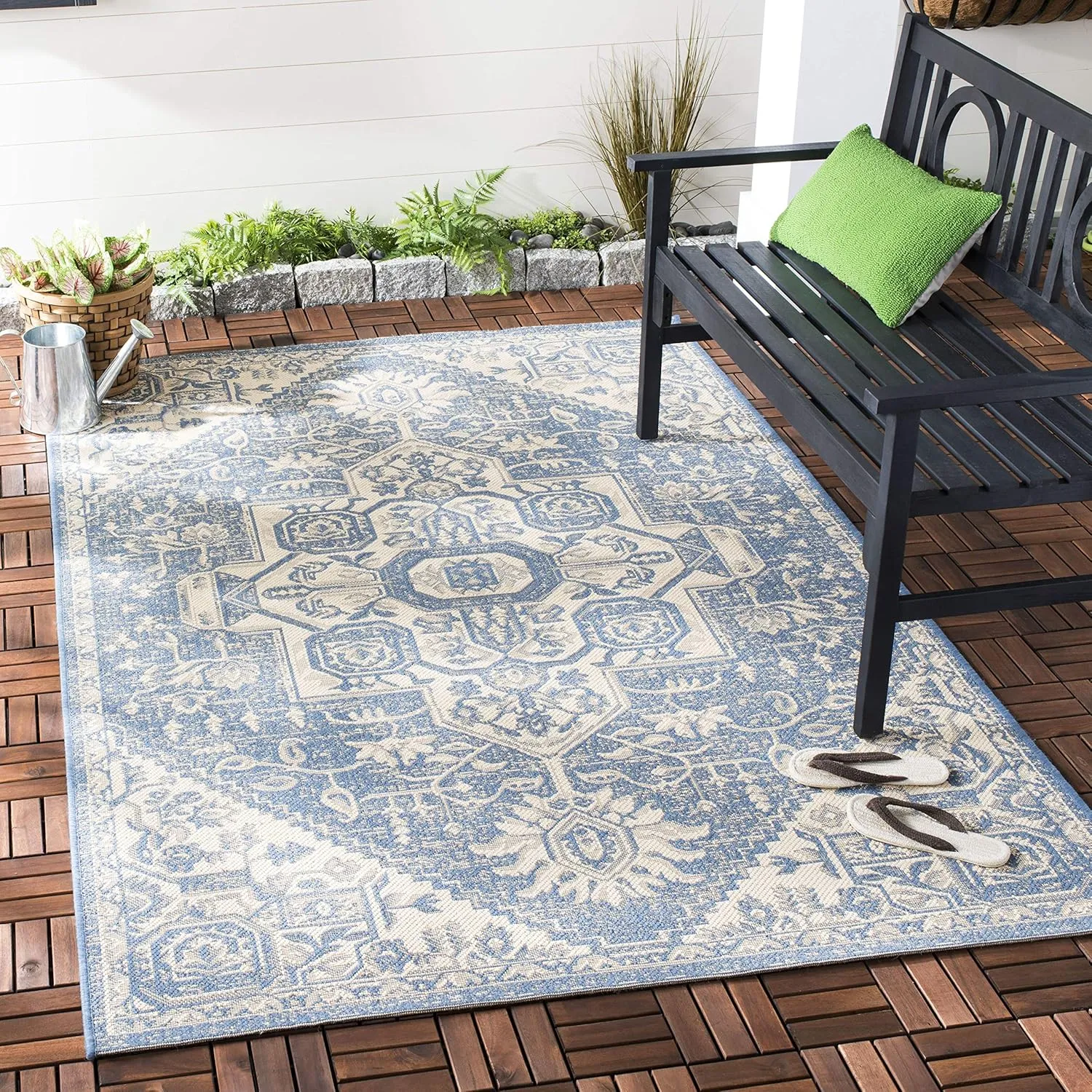 SAFAVIEH Beach House Collection Area Rug - 6'7" x 9'2", Cream & Blue, Oriental Medallion Design, Non-Shedding & Easy Care, Indoor/Outdoor & Washable-Ideal for Patio, Backyard, Mudroom (BHS138N)