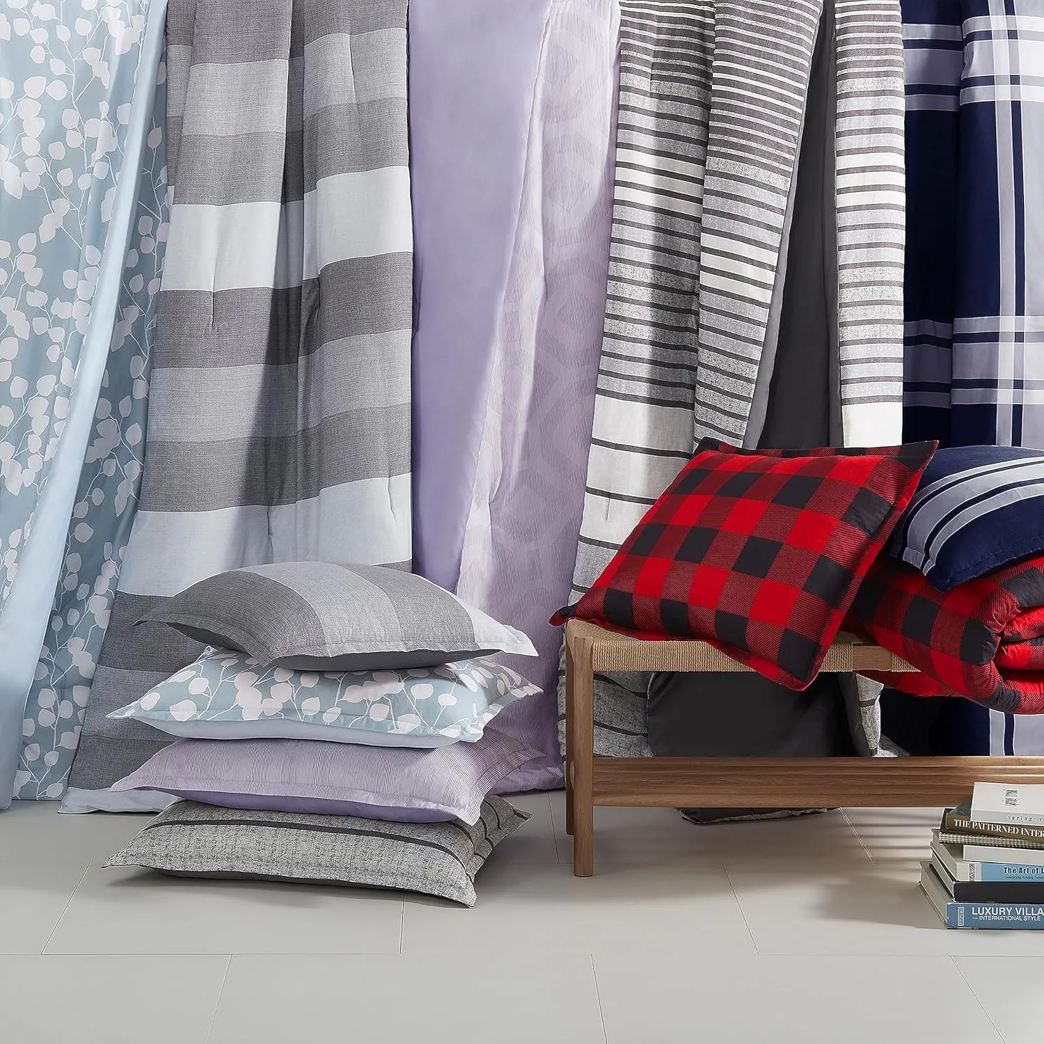 Serta Simply Clean Alex Soft 5 Piece Buffalo Check Plaid Bed in A Bag Complete Bedding Comforter Set with Sheets and Pillow Cases for All Season, Twin/Twin XL, Navy/White