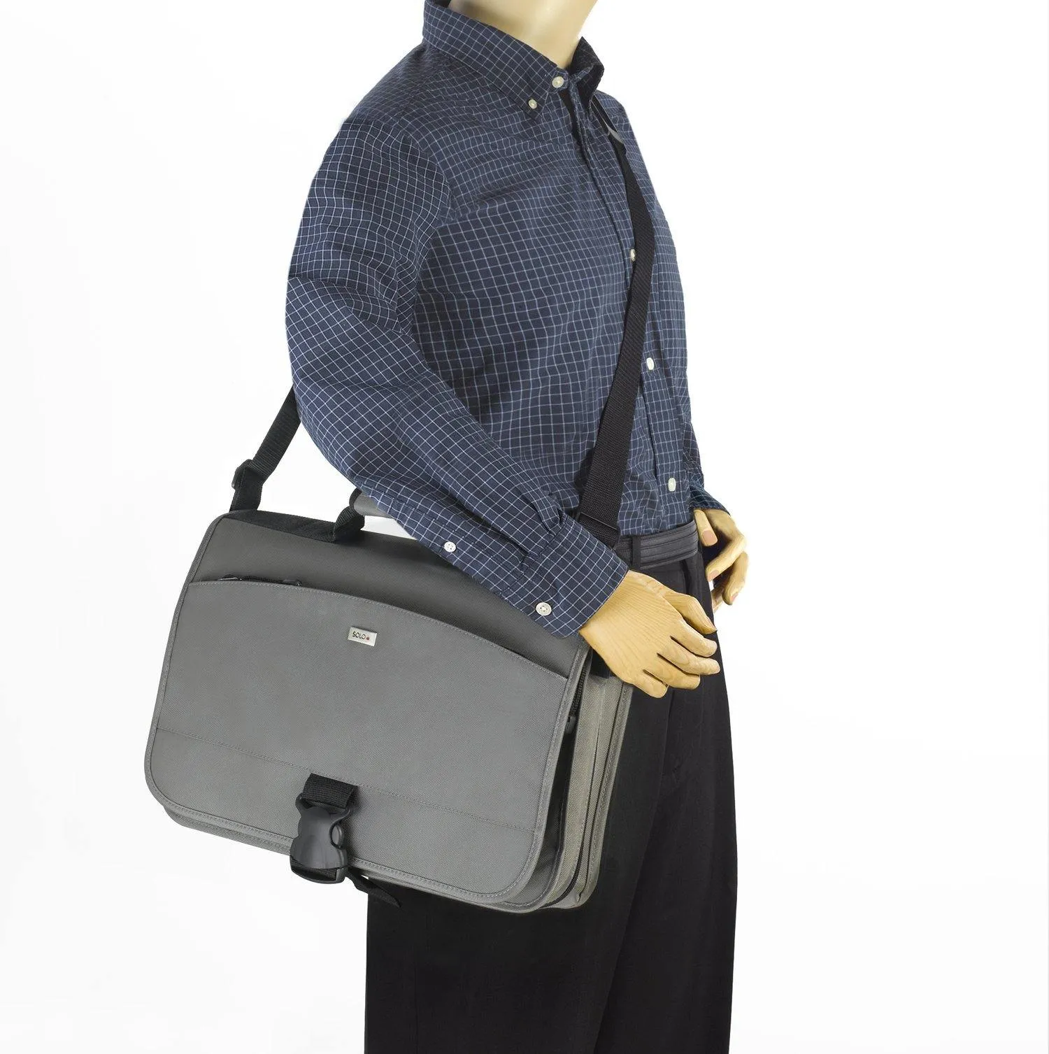 Solo Conquer 15.6" Expandable Laptop Messenger