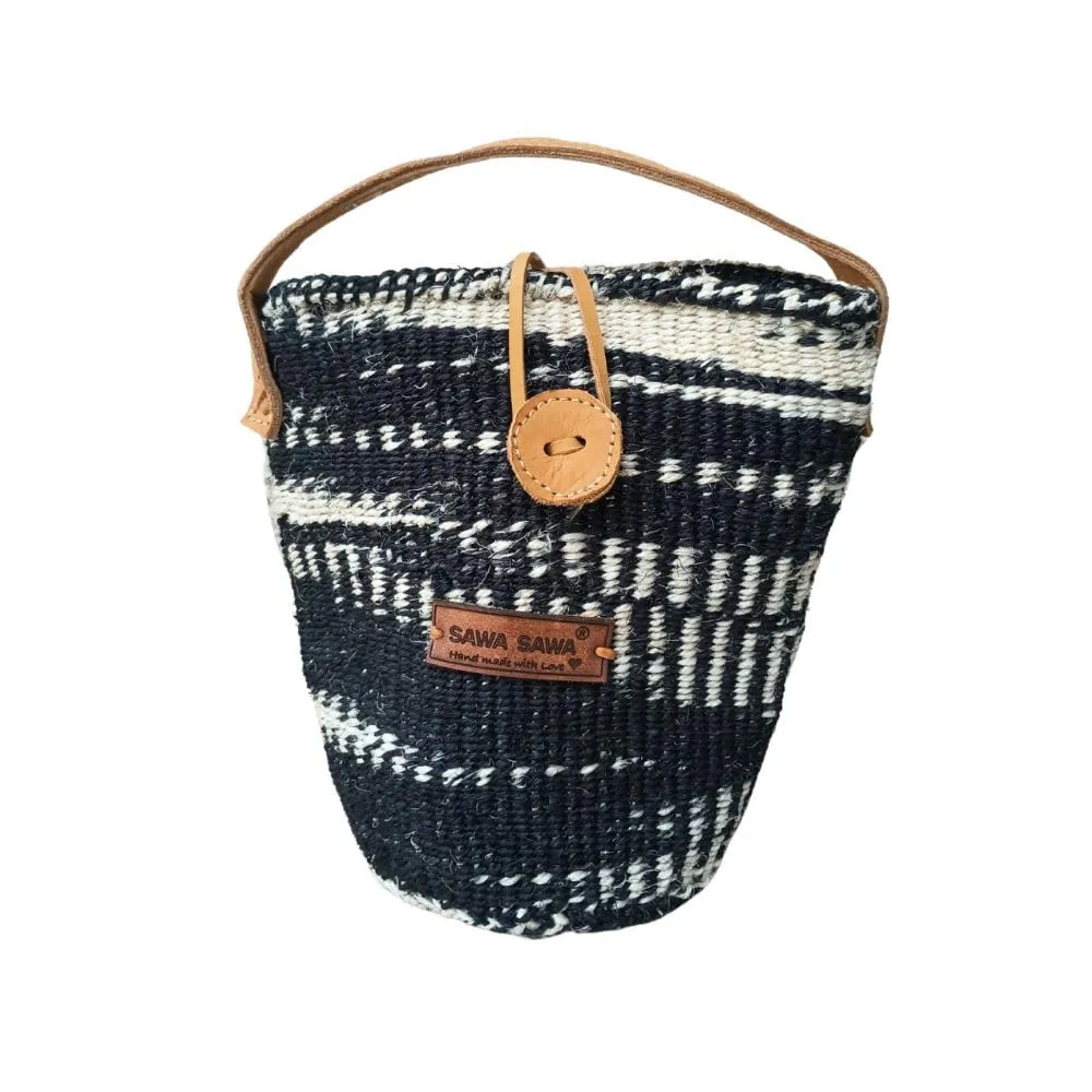 Soul Connection Handmade Sisal Wine Gifting Basket with Handles and Button Closure, Reusable Economical Organic Fiber Wine Bottle Carrier, Portable Wine Bags for Gifts, Travel, Beach and Picnic