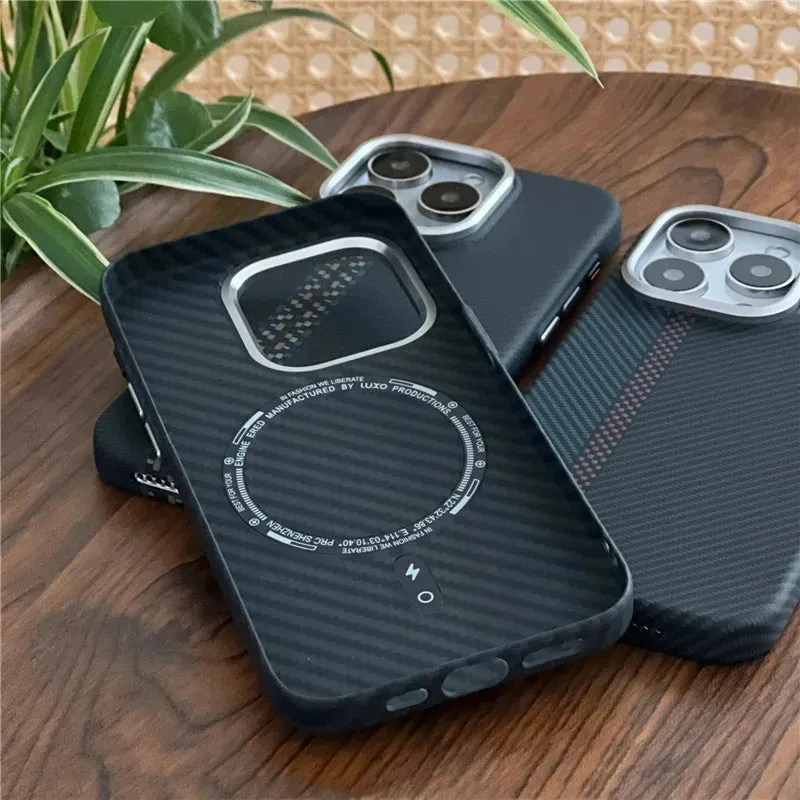 Striped Carbon Fiber Pattern iPhone Case