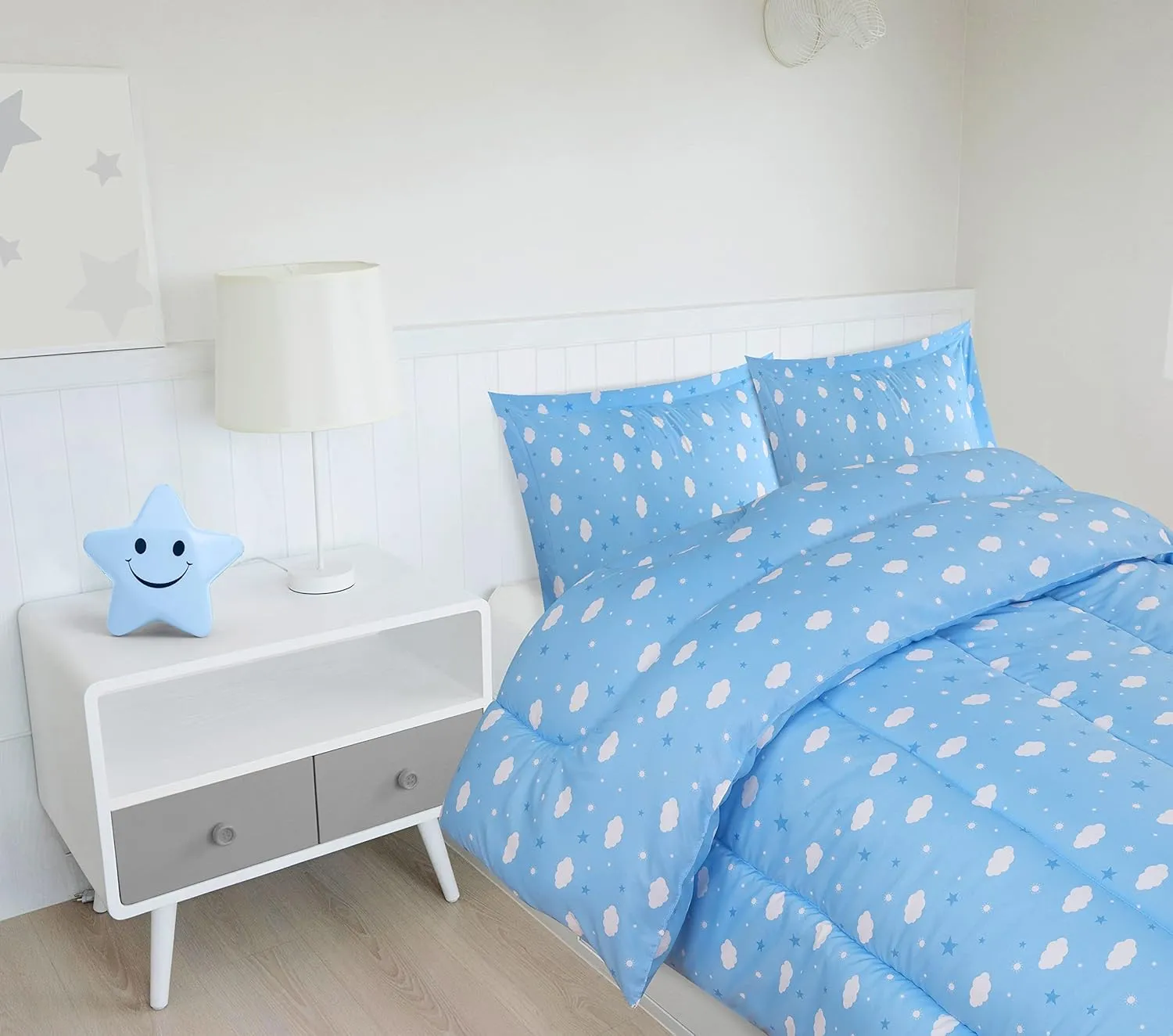 Utopia Bedding All Season Cloud Comforter Set with 2 Pillow Cases, 3 Piece Soft Brushed Microfiber Kids Bedding Set for Boys/Girls, Machine Washable (Twin)