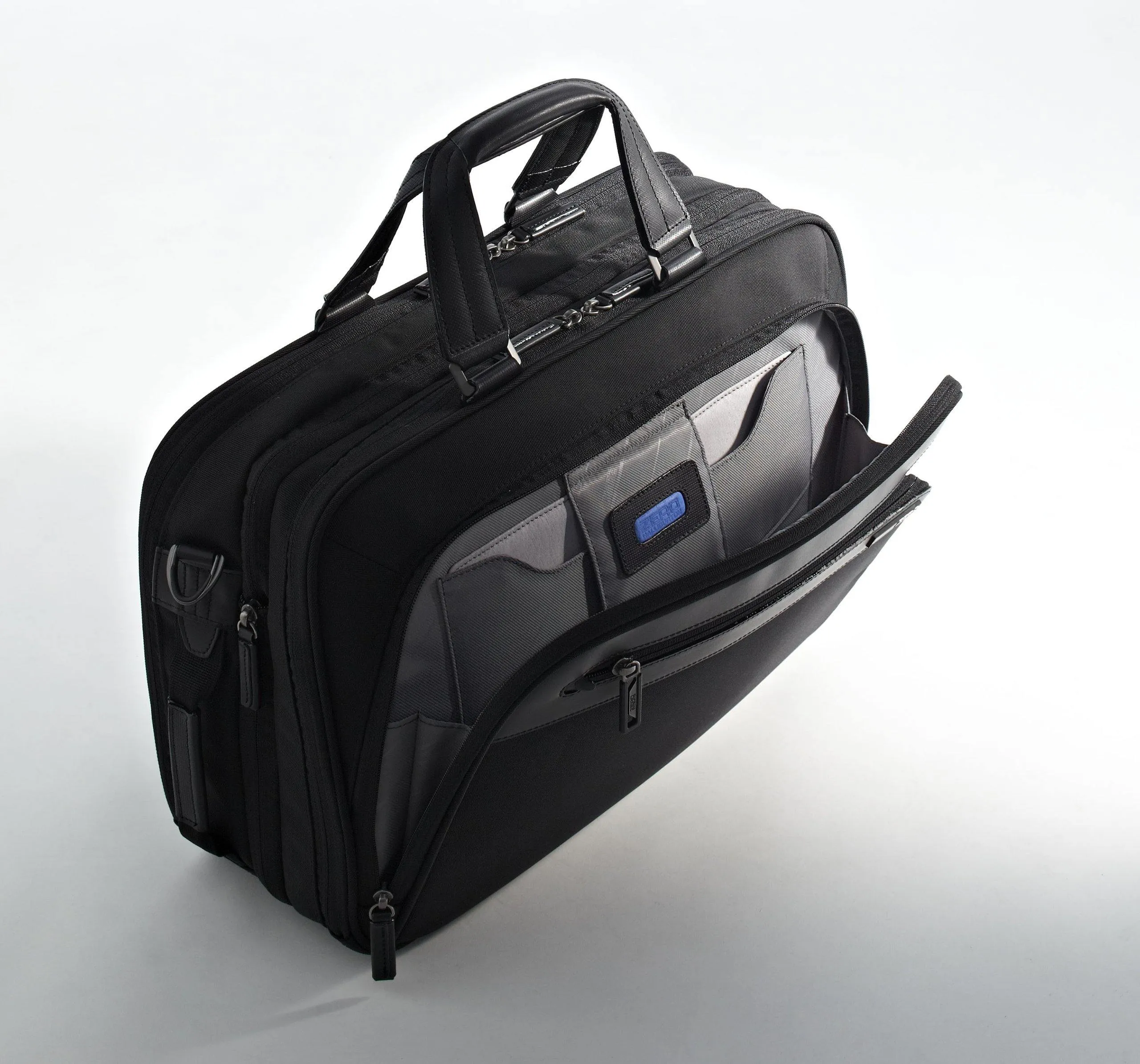 ZERO Halliburton Profile 6" Expandable Computer Brief